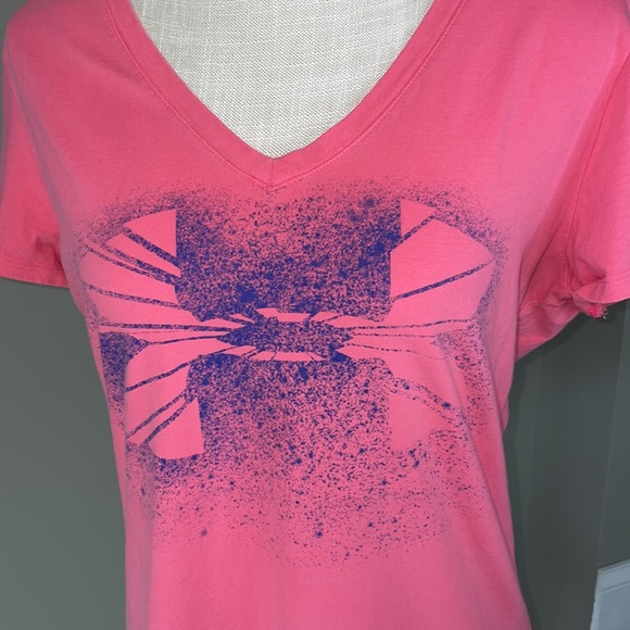 Under Armour Women’s size large V neck pink t-shirt - Picture 2 of 7